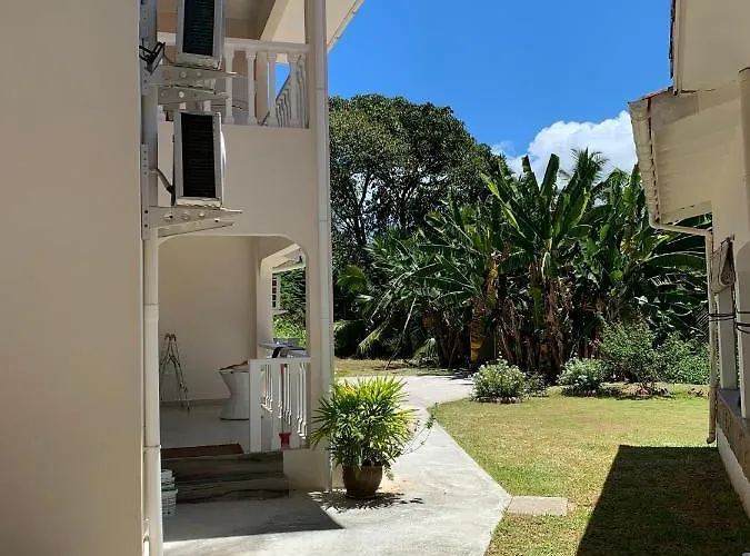 Апартаменты Paul's Baie Lazare (Mahe)