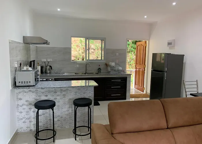 Апартаменты Paul's Baie Lazare (Mahe)
