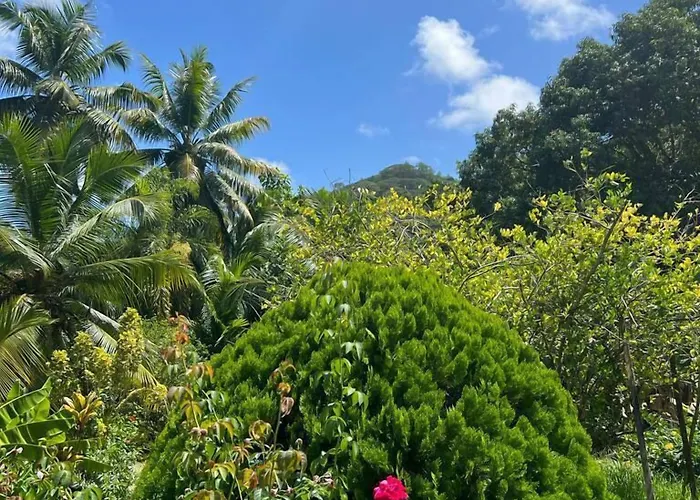 Апартаменты Paul's Baie Lazare (Mahe)